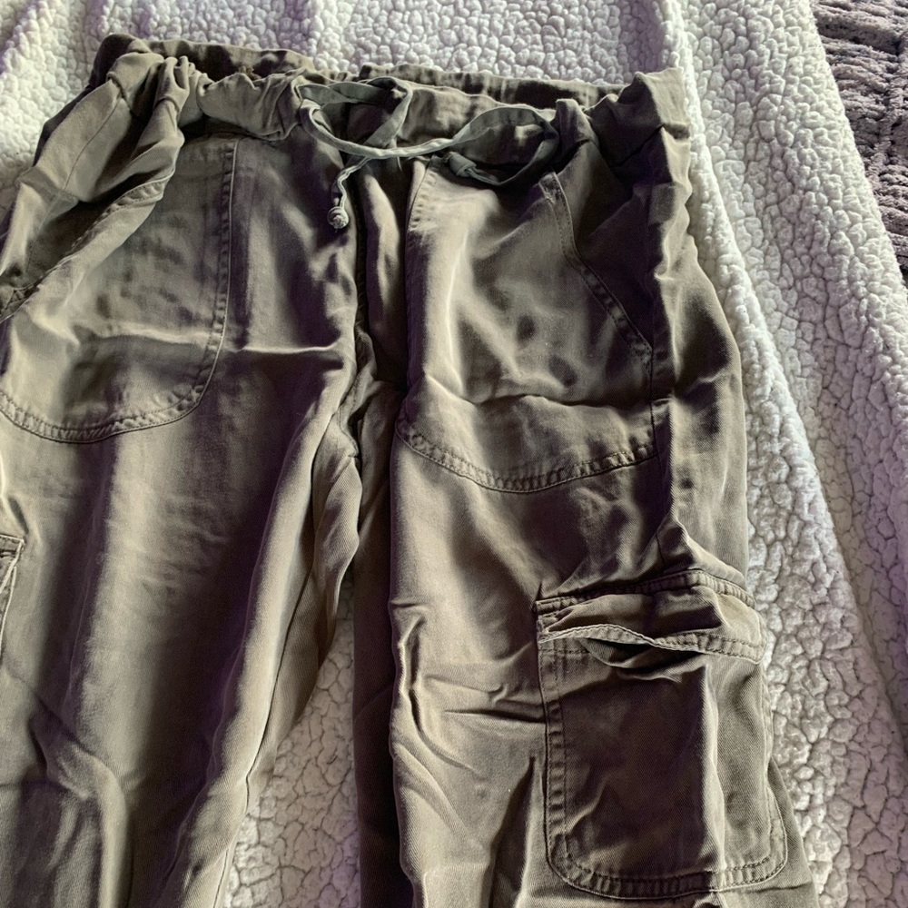 Green cargo pants with pockets from Thread supply
